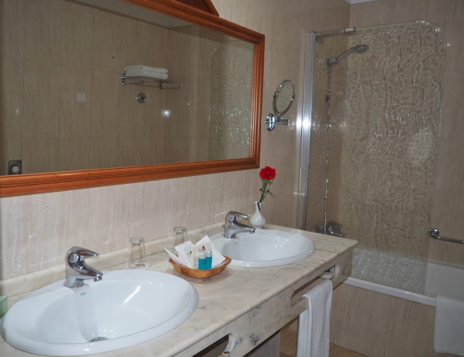 Badezimmer  Hotel Riu Garoe