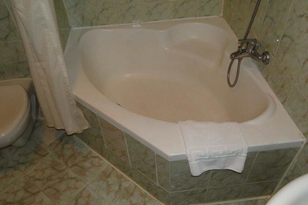 Die Badewahne der Suite  Golden Beach Resort