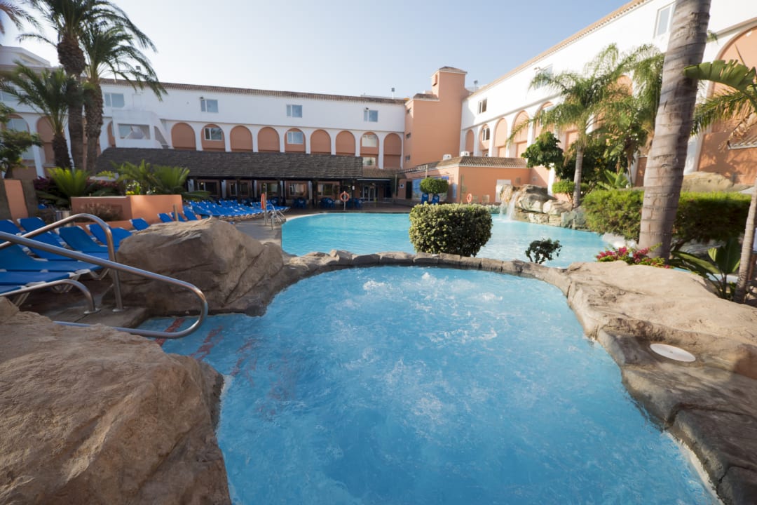 Pool Diver Roquetas Hotel by Senator