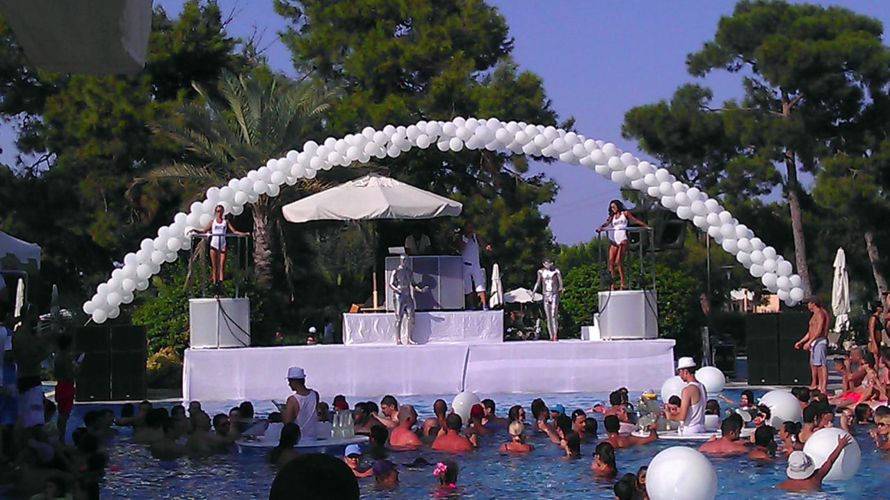 Poolparty Rixos Sungate
