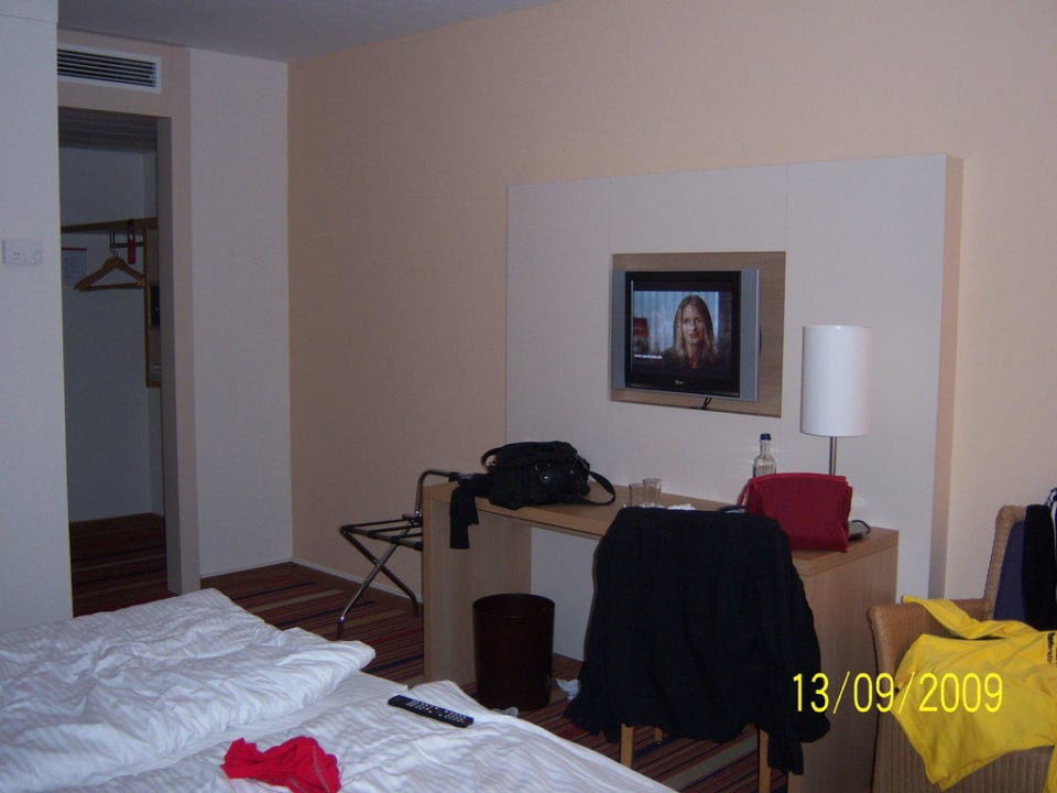 Doppelzimmer mit LCD TV H+ Hotel Bochum
