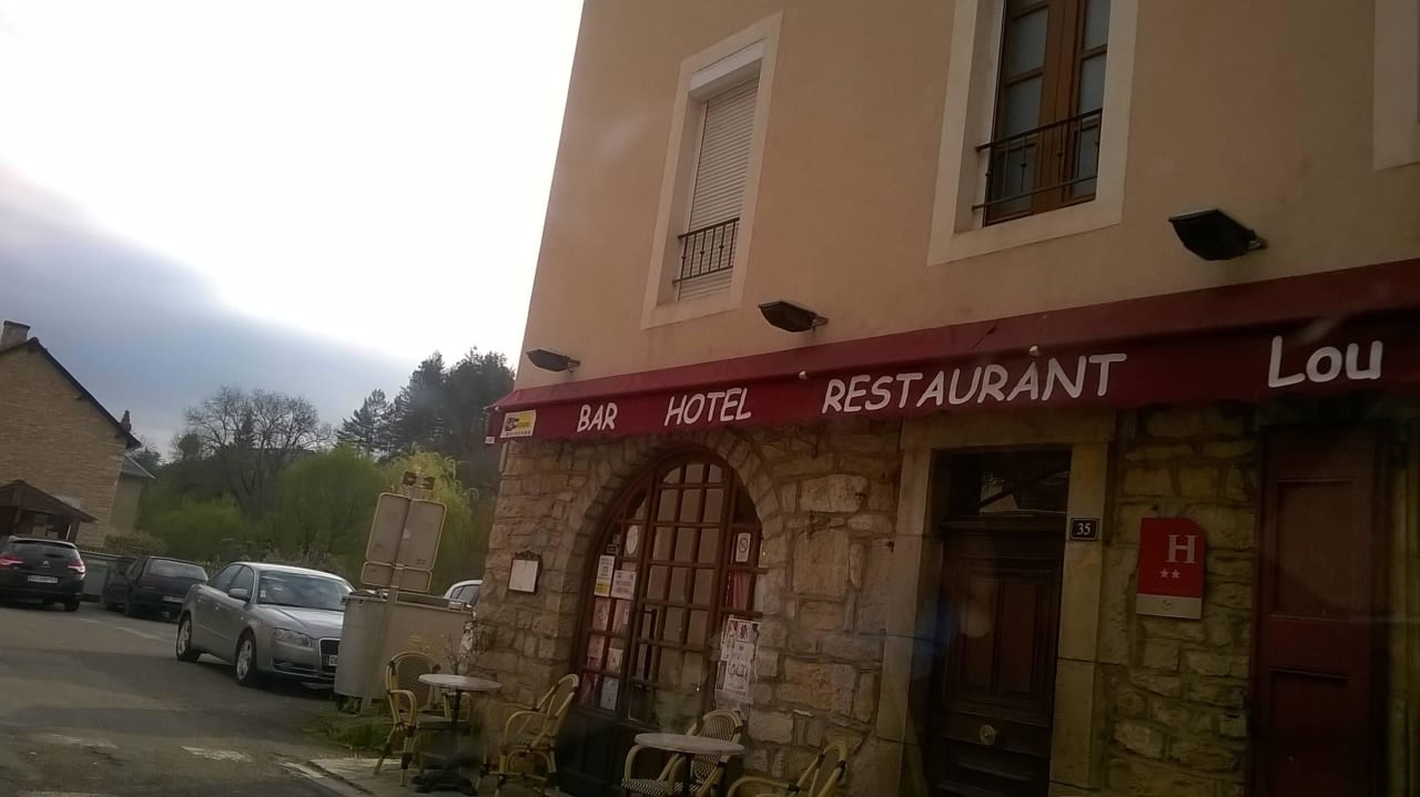 Wejscie do hotelu Hotel Lou Cantou