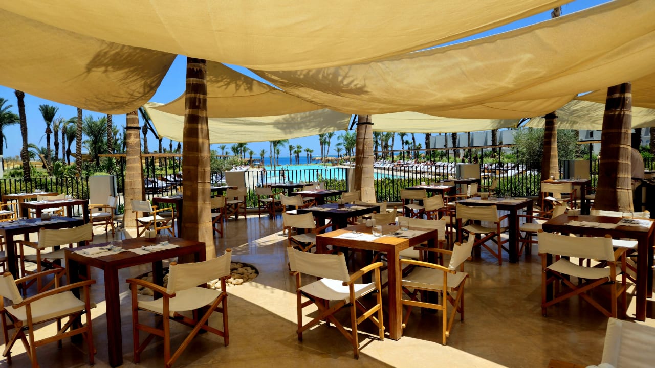 Gastro Serry Beach Resort