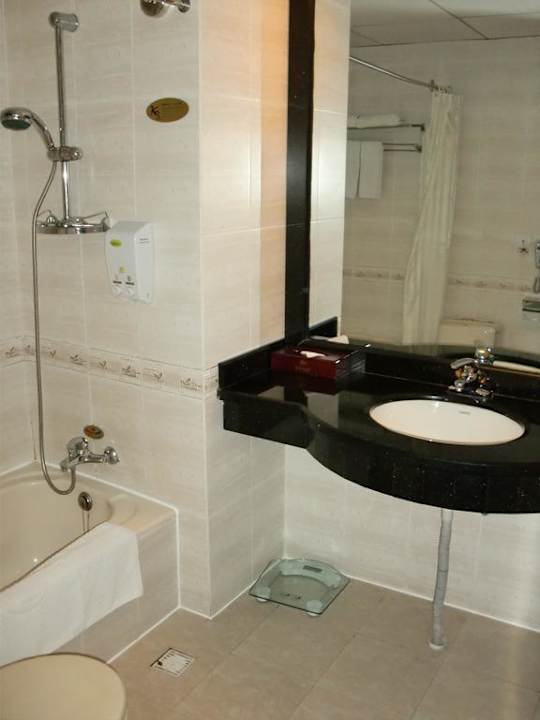 Das Badezimmer YangShuo New Century Hotel