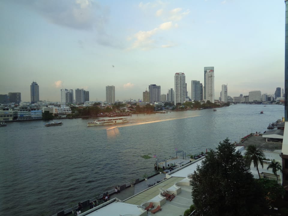 Ausblick Ramada Plaza by Wyndham Bangkok Menam Riverside