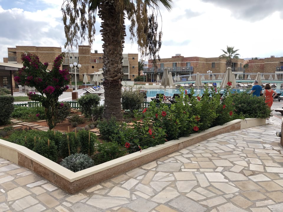 Gartenanlage Bella Beach Hotel