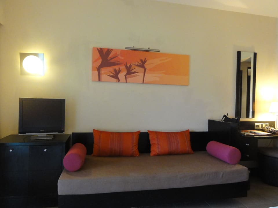 Sofaecke im Zimmer Pearle Beach Resort & Spa