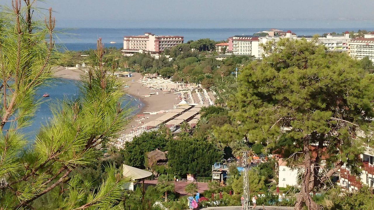 Blick auf den Hotelstrand.... Saphir Resort & Spa