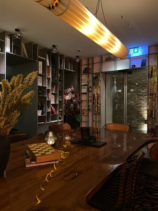 Lobby Sir Savigny Hotel, part of Sircle Collection