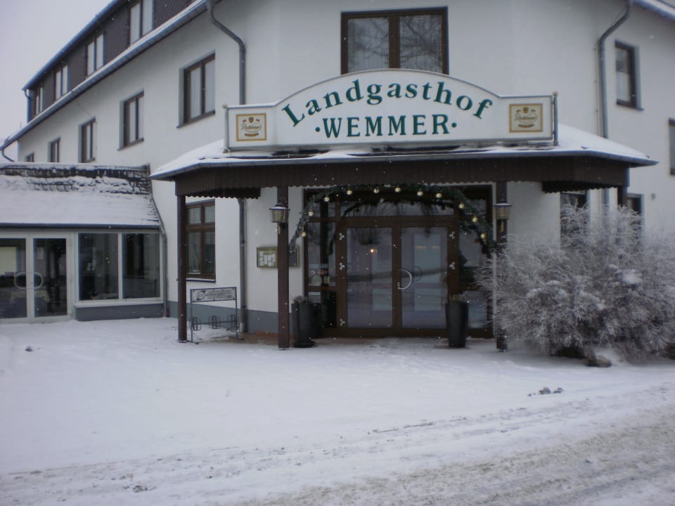 Einladener Eingang Hotel Landgasthof Wemmer