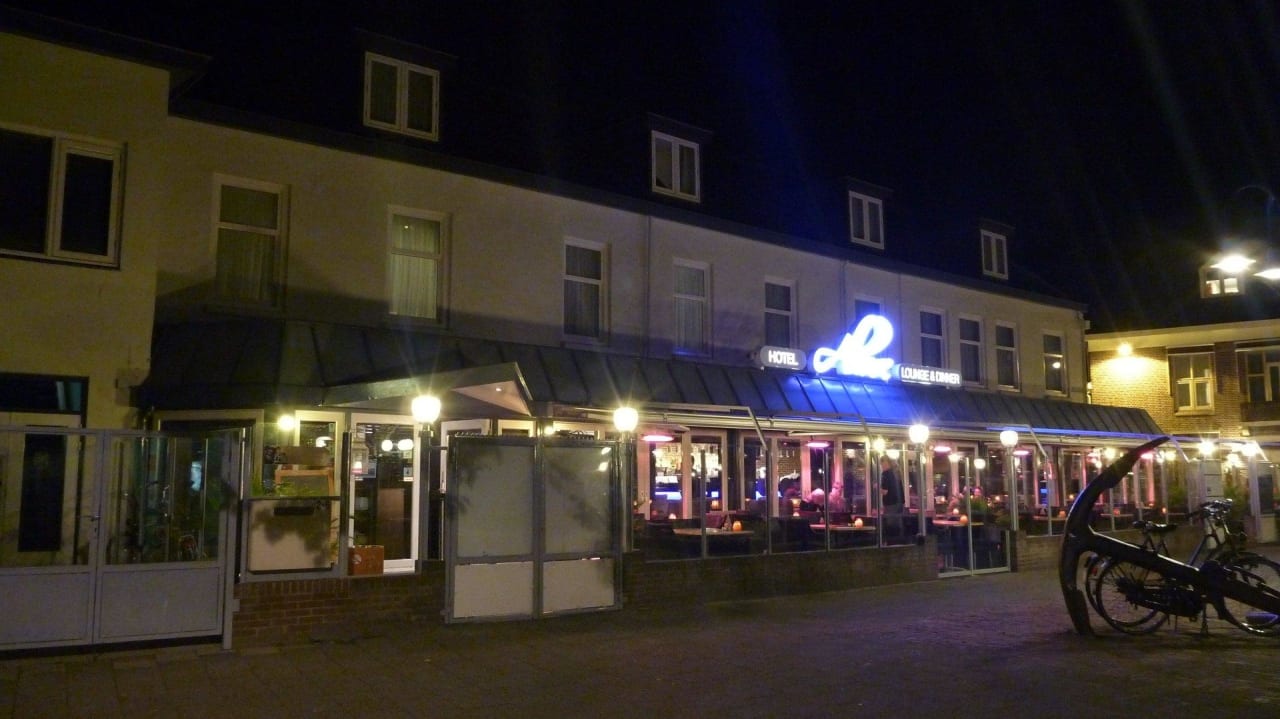 Ansicht bei Nacht Hotel Allure Lounge & Dinner