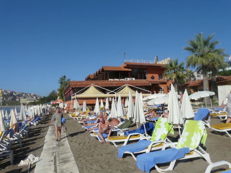 Blick auf Haupthaus Hotel Panorama