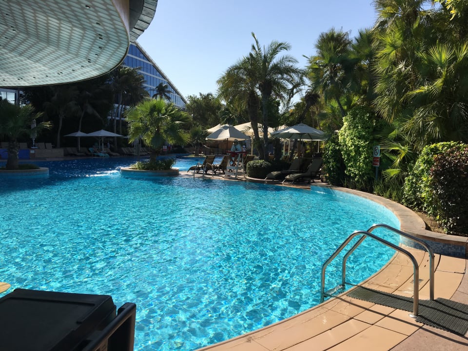 Pool Jumeirah Beach Hotel