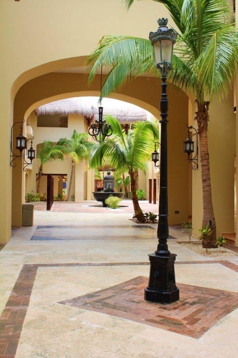 Innenhöfe Lindo Iberostar Selection Paraiso Maya Suites