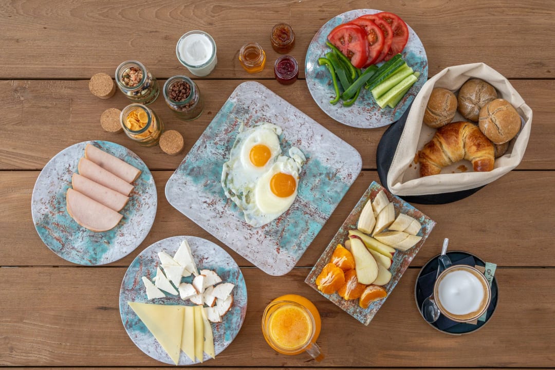 Gastro TAF Villas Beach Resort with Tesla