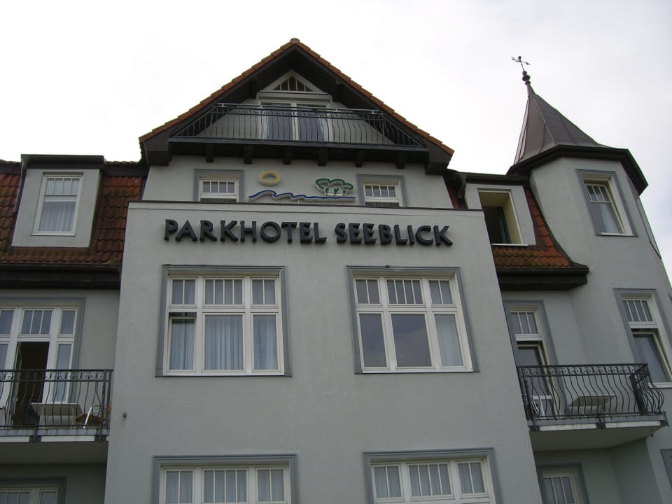 Vorderansicht Parkhotel  Parkhotel Seeblick