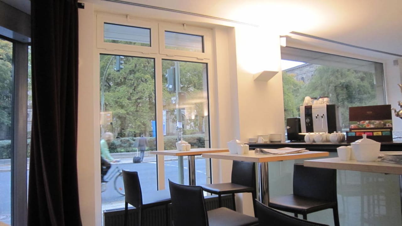 Eingang Hotel Berlin Mitte by Campanile
