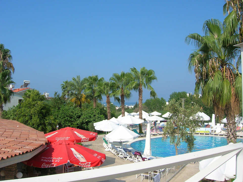 2. Pool mit Blick aufs Meer Seaden Corolla Hotel