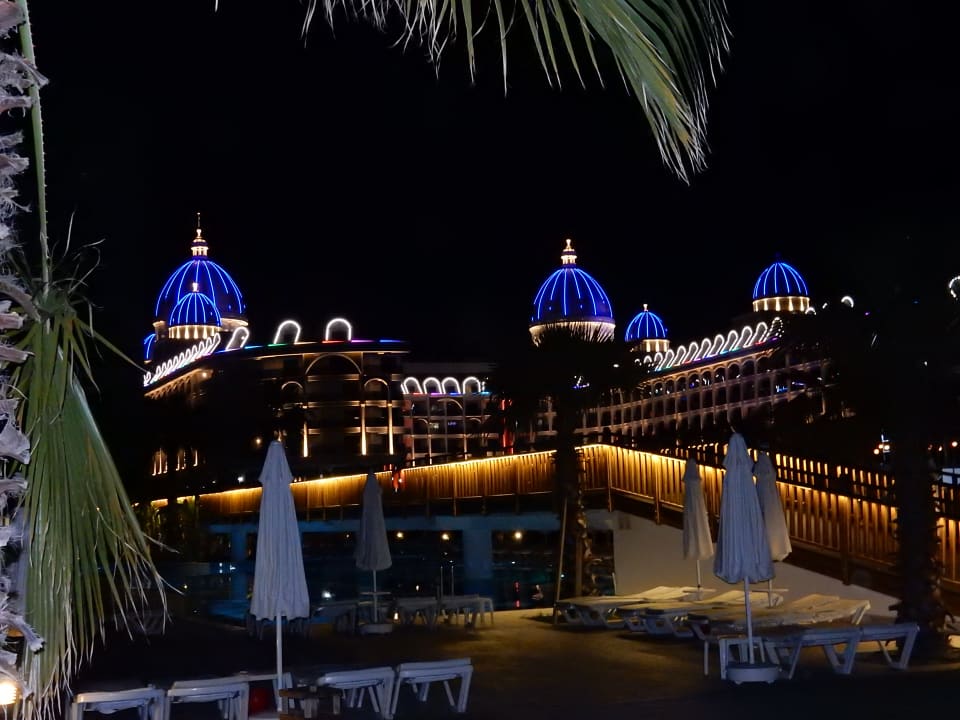 Außenansicht Saturn Palace Resort Hotel