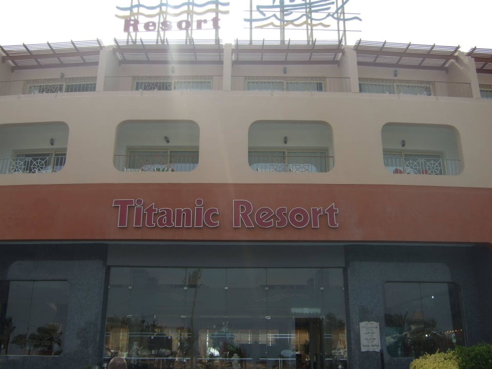 Eingang Titanic Resort & Aqua Park