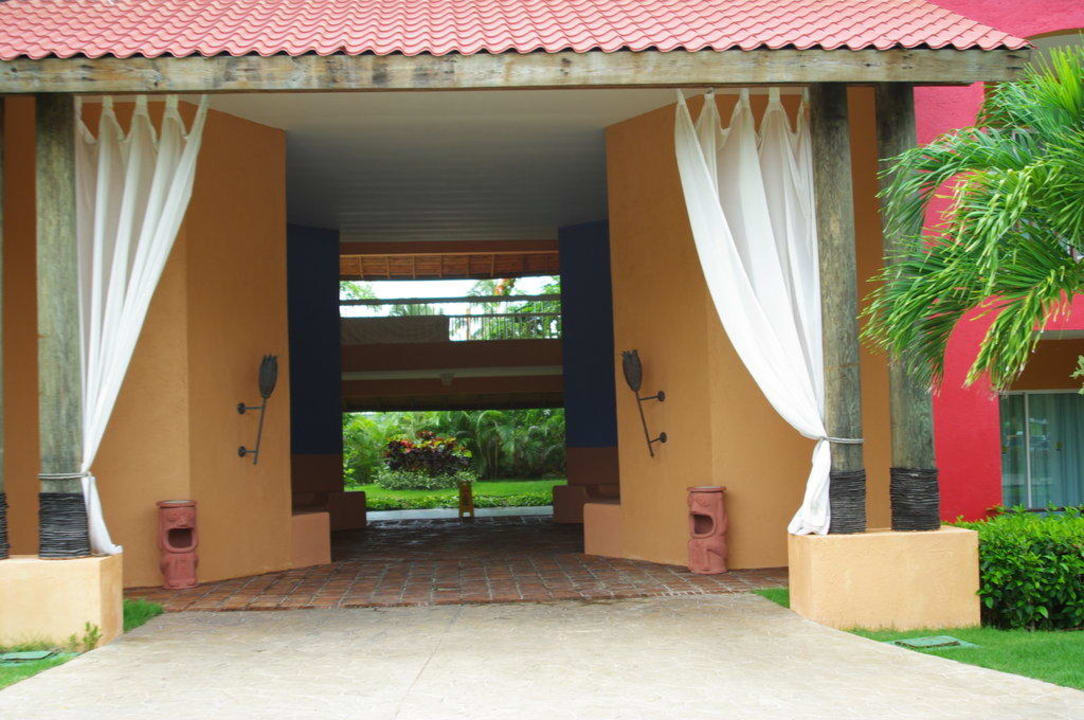 Eingang zu den Zimmern Punta Cana Princess All Suites Resort & Spa