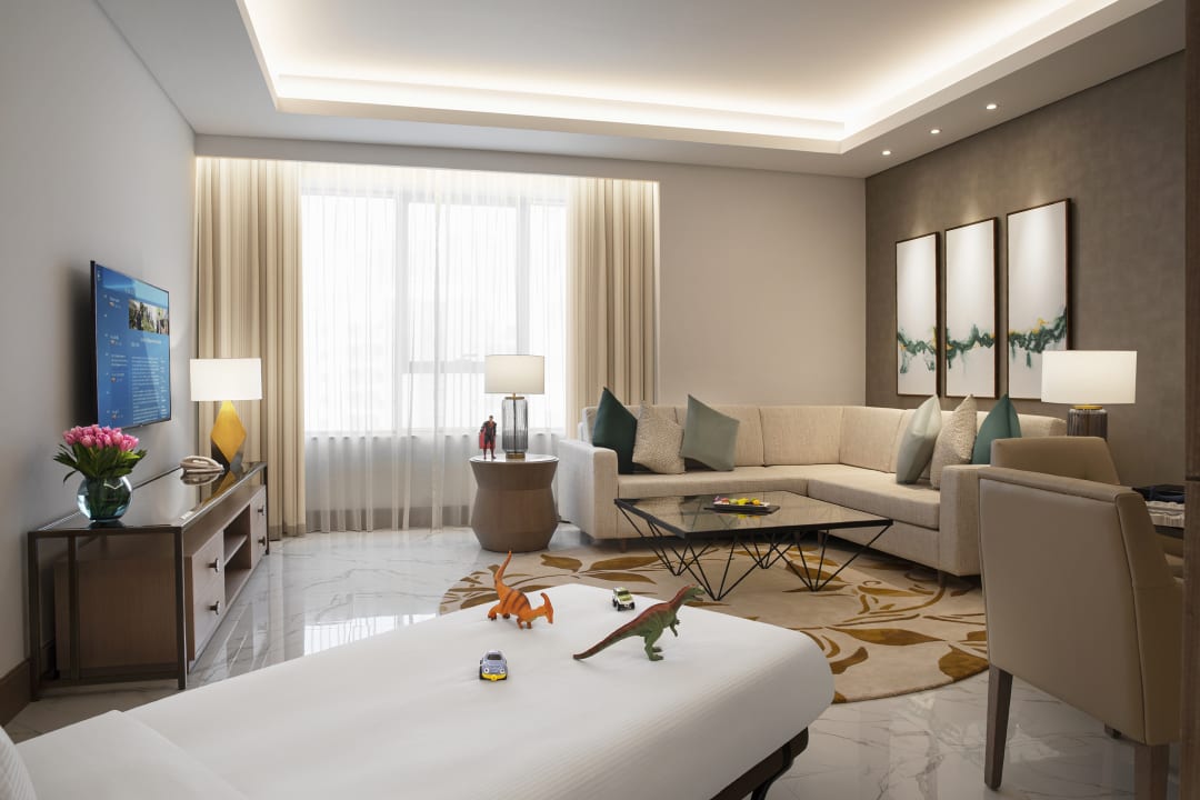 Zimmer Al Jaddaf Rotana Suite Hotel