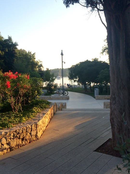 Weg zum Strand Eden Hotel by Maistra Collection