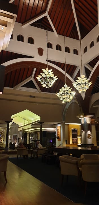 Gastro Royal Palms Beach Hotel