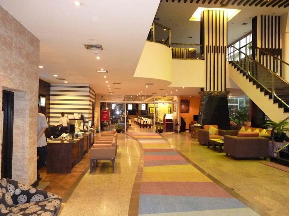 Rezeption Pinnacle Lumpinee Park Hotel