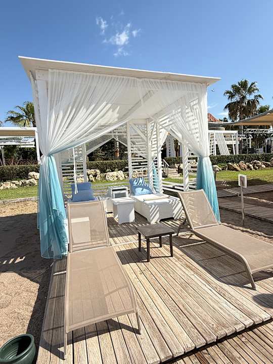 Strand Sherwood Exclusive Lara