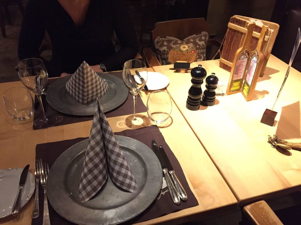 Fuhrmannskneipe Tischdeko Relais Chateaux Jagdhof Glashütte