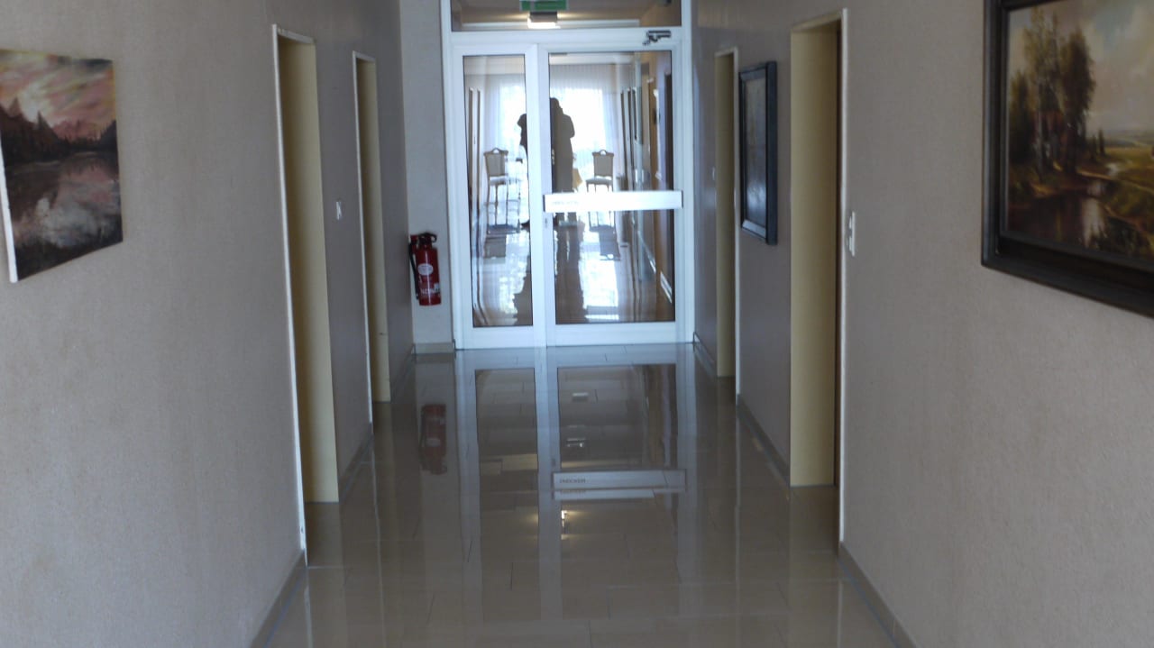 Der Flur zu unserem Zimmer Seehotel Dock