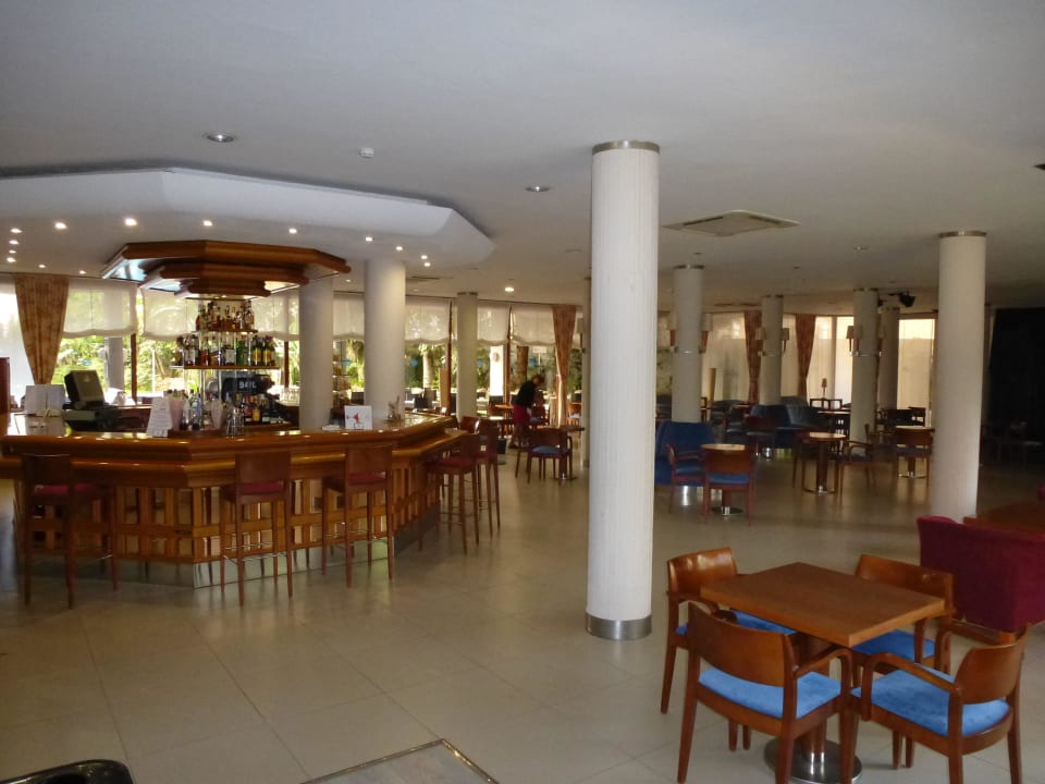 ...auch für Mittagssnack und Abendunterhaltung AluaSun Lago Rojo - Adults Recomended