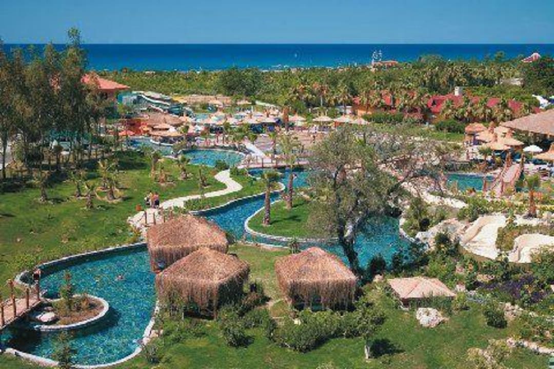 Amazon Water-World Lazy-River Club Grand Side