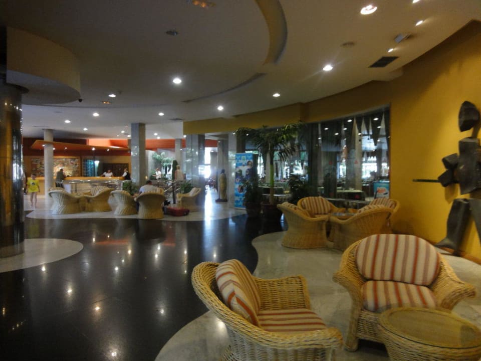 Lobby Bull Escorial & Spa