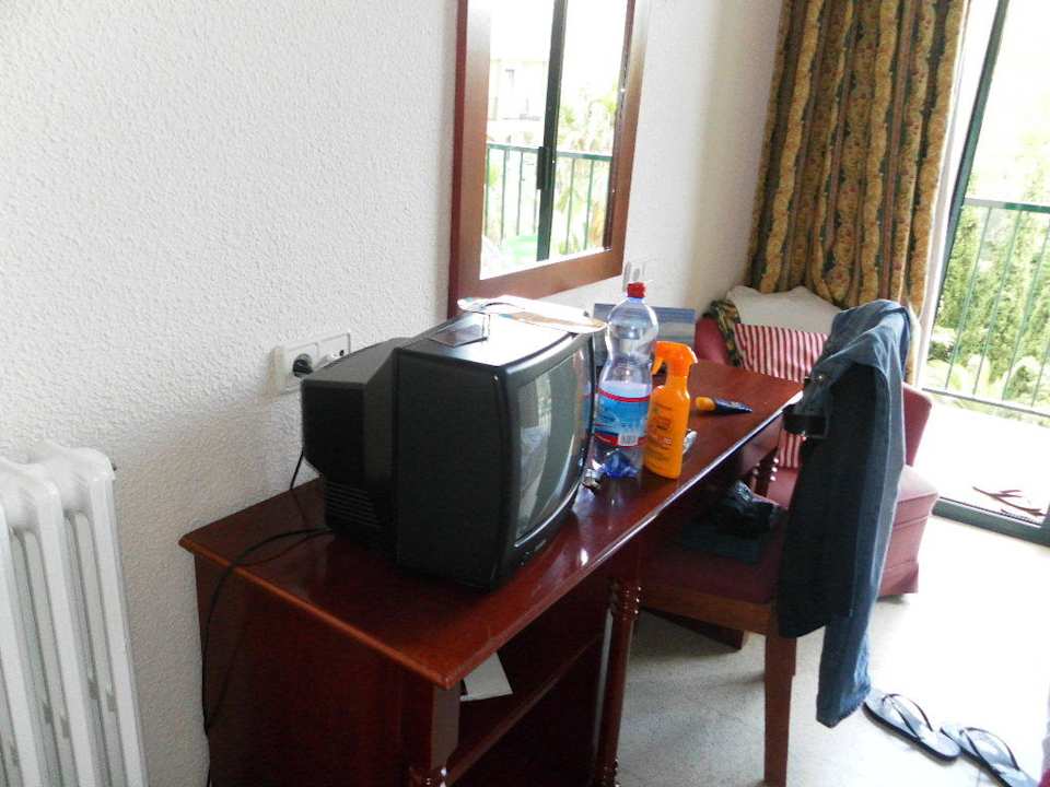 Fernseher & Schreibtisch Valentin Somni Hotel & Suites