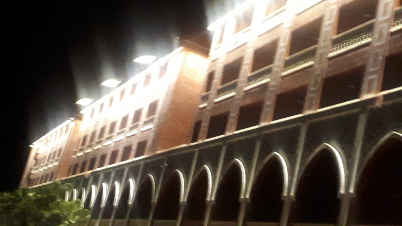 Außenansicht Royal Taj Mahal Hotel