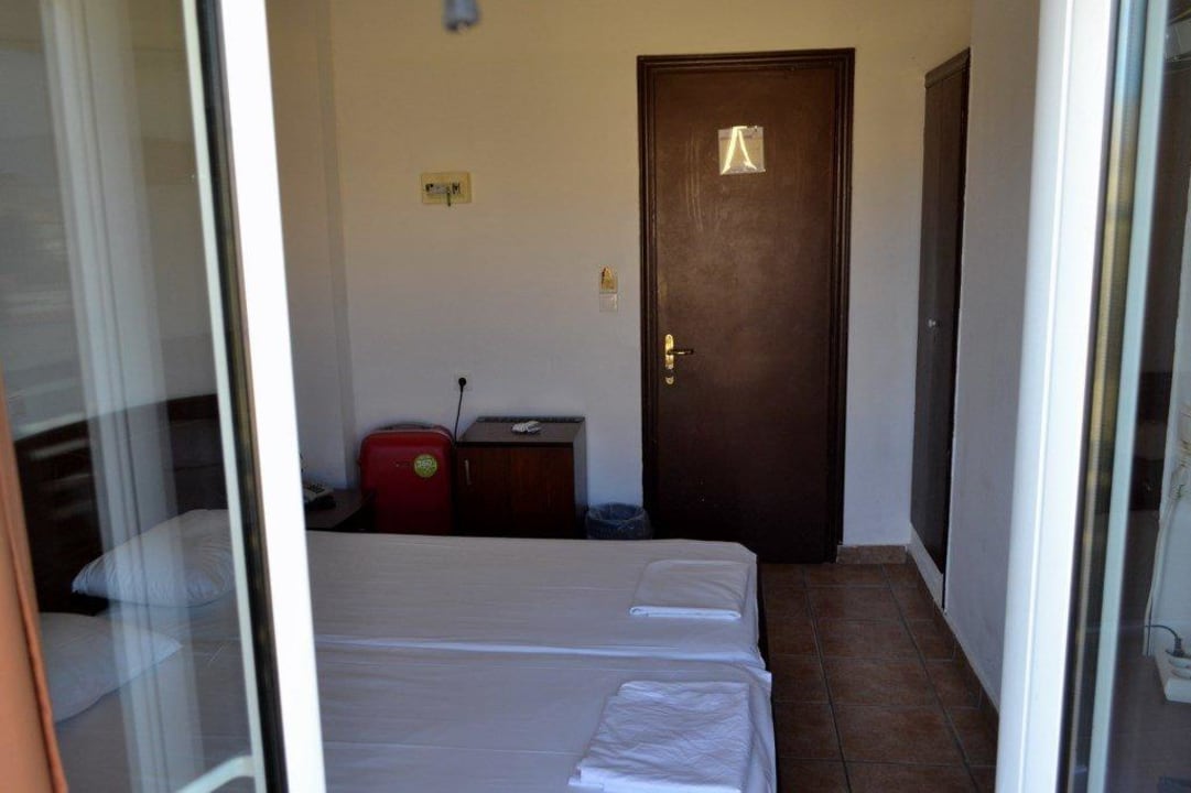 Pokój nie od ulicy Hotel AKTI Arilla