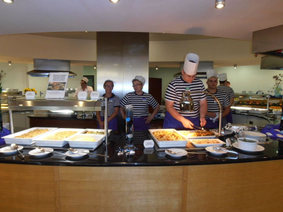 Köche bei der Arbeit Rubin Hotel