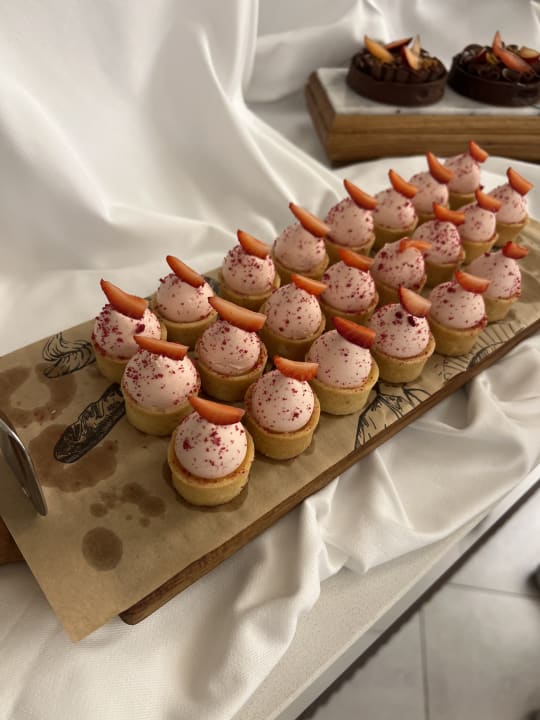 Gastro Jacaranda Luxury Resort