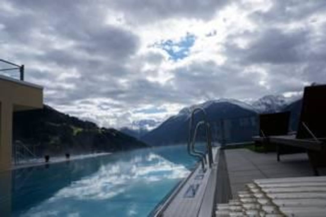 Stimmung am Pool Hotel Fernblick Montafon