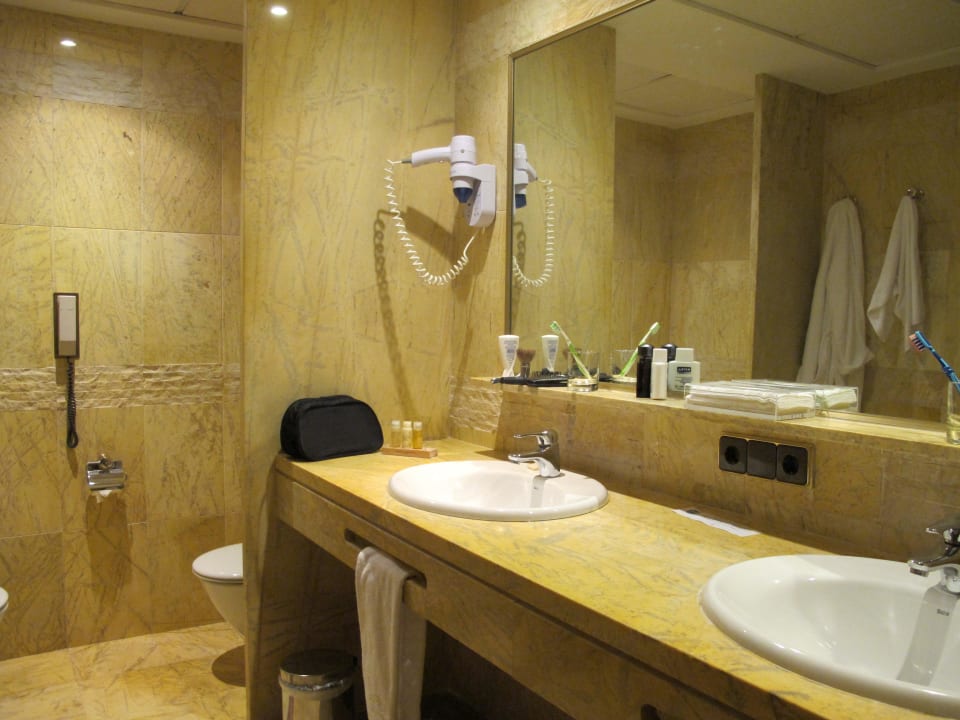 Bad Hotel Serrano Palace