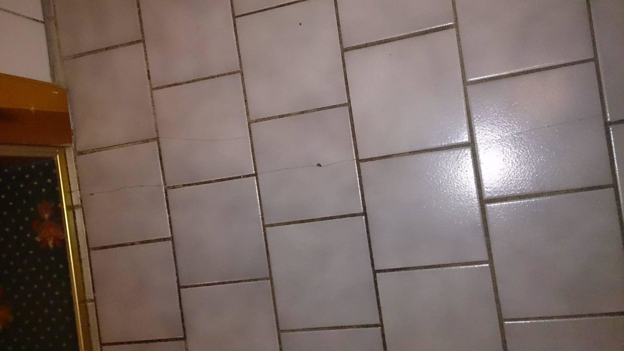 Kaputte Fliesen Gut Wenghof - Family Resort