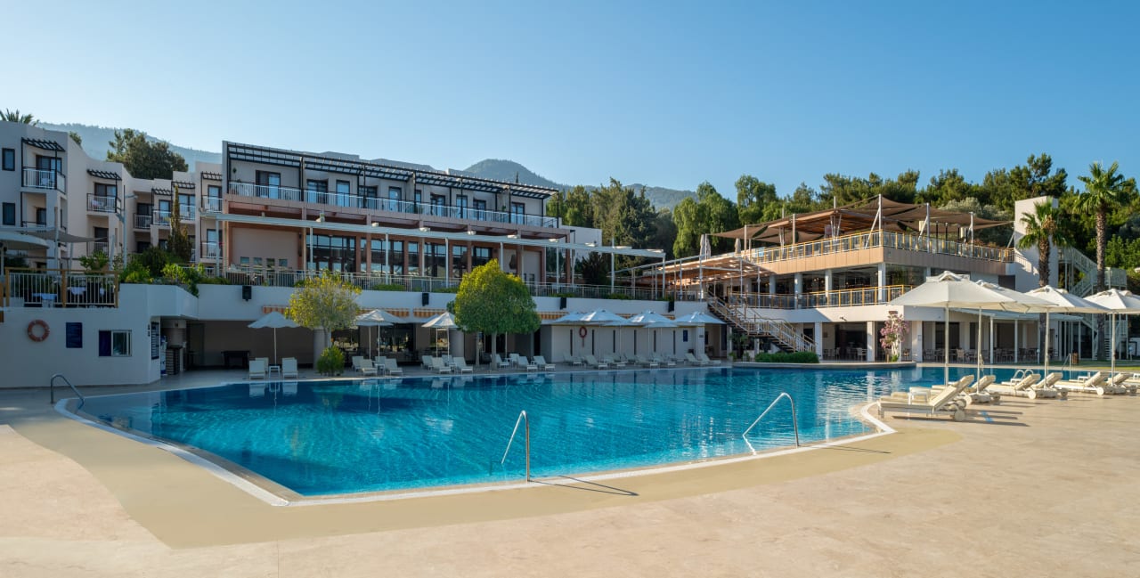 Pool Doubletree by Hilton Bodrum Isil Club All-Inclusive Resort