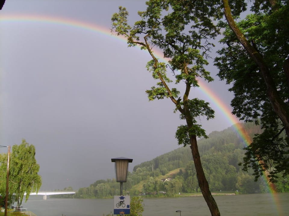 Regen trifft Sonne Gasthof Draxler Niederranna