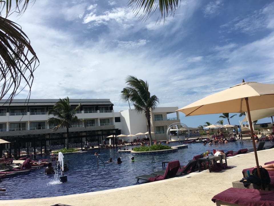 Pool Royalton CHIC Punta Cana