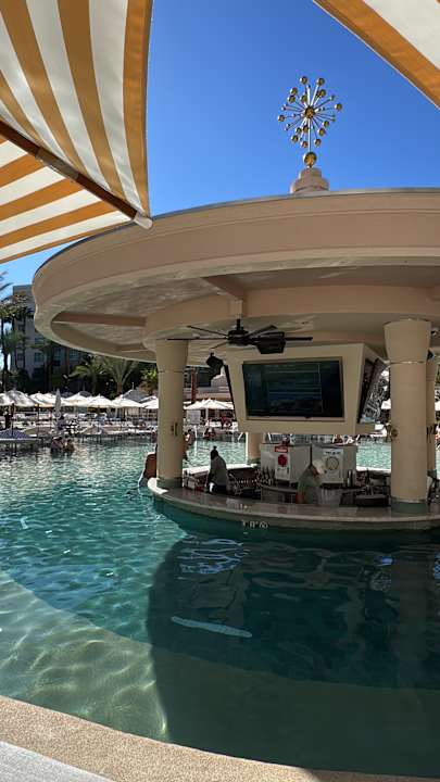 Pool The LINQ Hotel & Casino