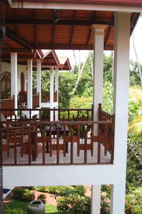 Die kleinen Häuschen mit toller Terrasse Hotel Bentota Village