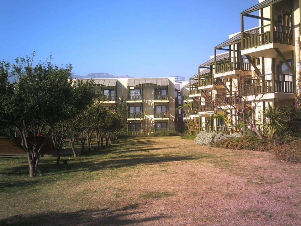 Blick vom Pool zu den Bungalows Limak Limra Hotel & Resort