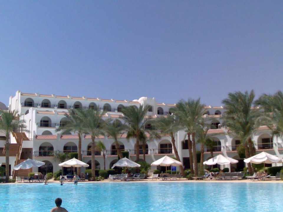Hotel and pool Savoy Sharm El Sheikh
